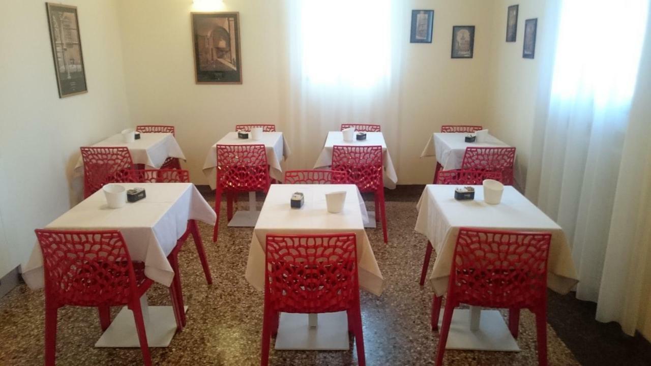 Azzurra Hotel Bolonha